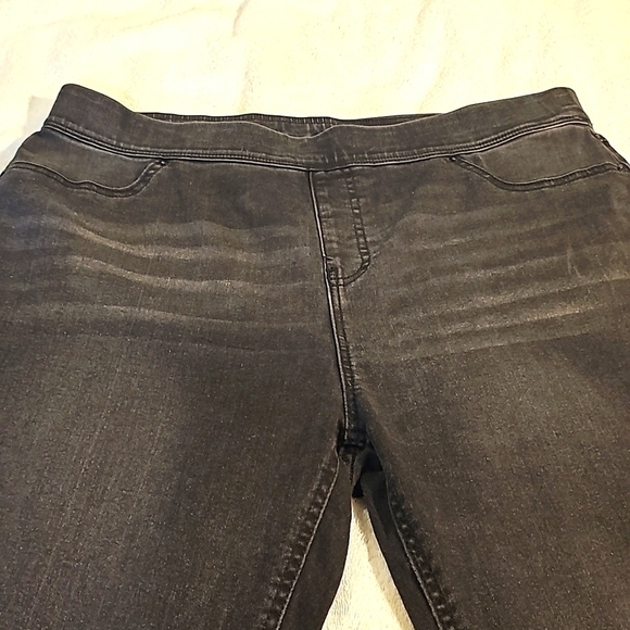 Amazon Distressed Black Pull on pants. Gently worn 1X - Picture 8 of 8
